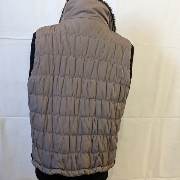 Calvin Klein Taupe Black Performance Puffer Vest M - Picture 8 of 8